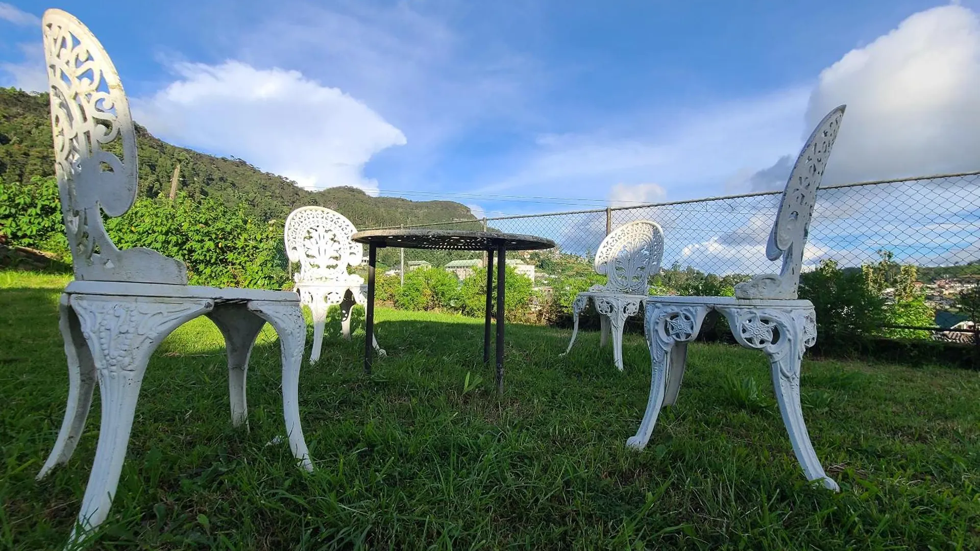 Villa Moon Beam Luxury Bungalow Nuwara Eliya